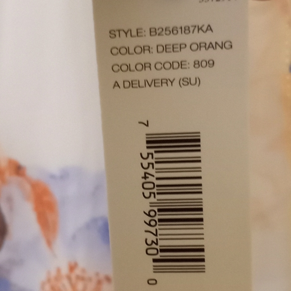 DKNYC Floral Print Sleeveless Chiffon Blouse - Picture 8 of 15